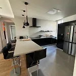 아파트 Chez Flo *