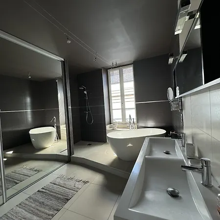 Chez Flo Апартаменти *